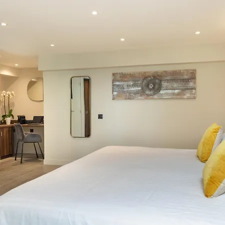 Western Brice Garden Hotel