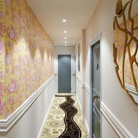 Western Brice Garden Hotel 4*